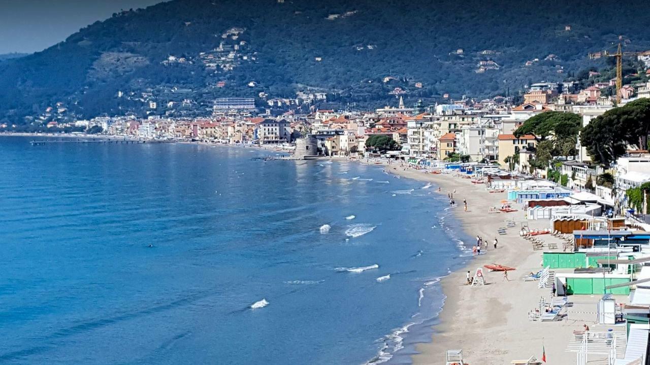Top Relax Lägenhet Alassio Exteriör bild